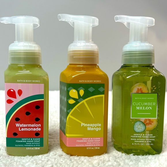 🥳HP🥳 Bath & Body Works Three Fragrances Foaming Hand Soap Trio - Picture 1 of 10